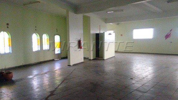 Comercial de 900m² em Vila Carbone