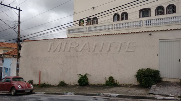 Comercial de 900m² em Vila Carbone