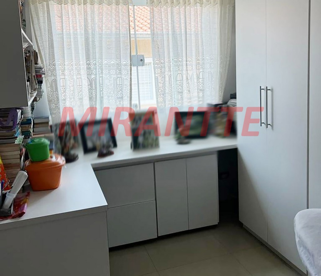Sobrado de 240m² com 3 quartos em Vila Galvão