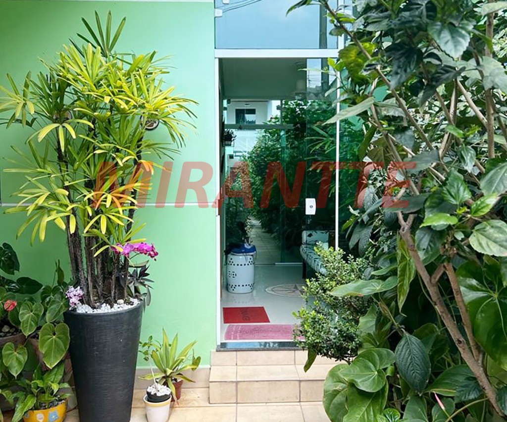 Sobrado de 240m² com 3 quartos em Vila Galvão