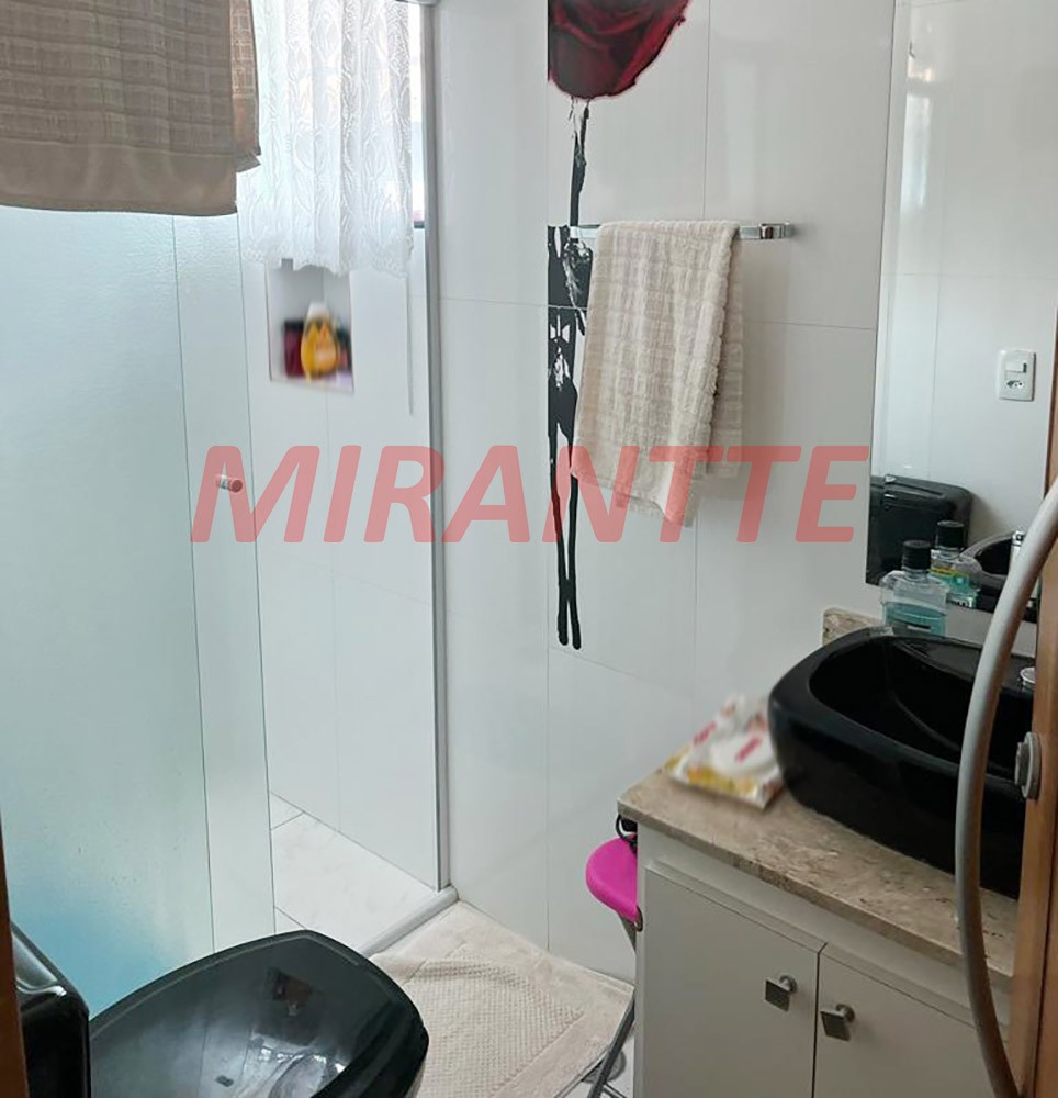 Sobrado de 240m² com 3 quartos em Vila Galvão