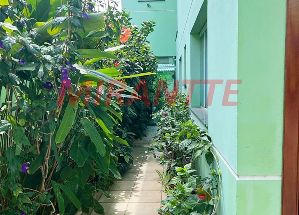 Sobrado de 240m² com 3 quartos em Vila Galvão
