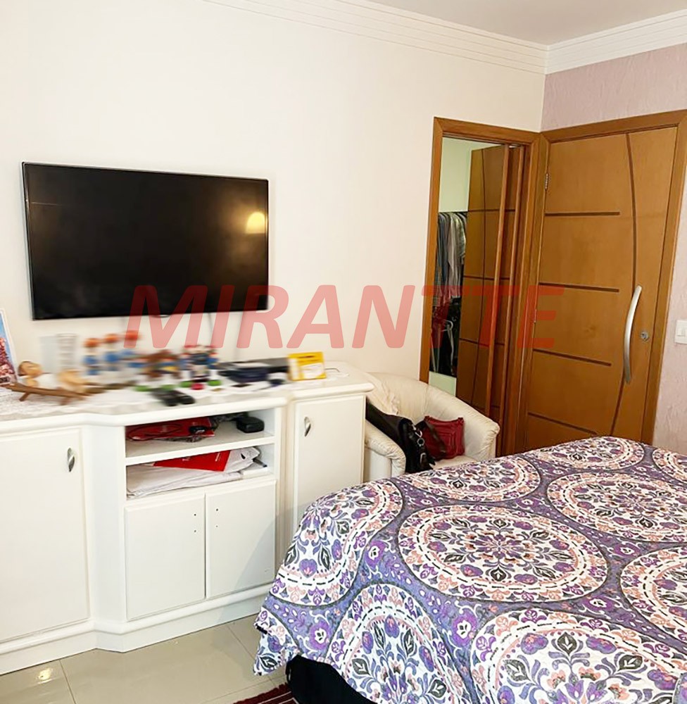 Sobrado de 240m² com 3 quartos em Vila Galvão