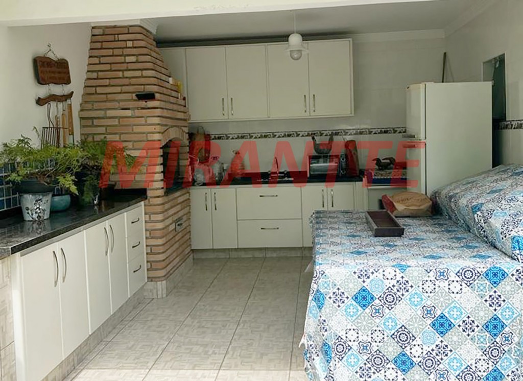 Sobrado de 240m² com 3 quartos em Vila Galvão