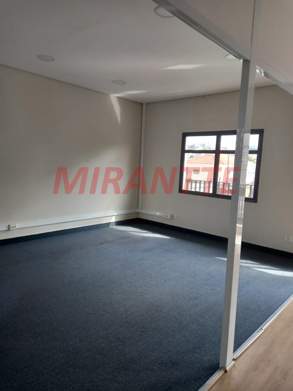 Comercial de 750m² em Limão
