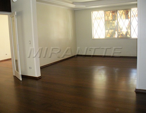 Casa terrea de 640m² com 3 quartos em Serra da Cantareira