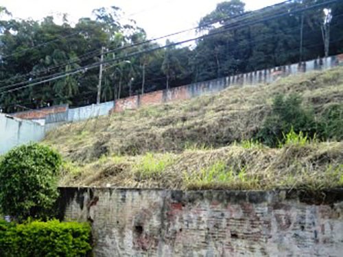 Terreno de 1.408m² em Vila Rosa