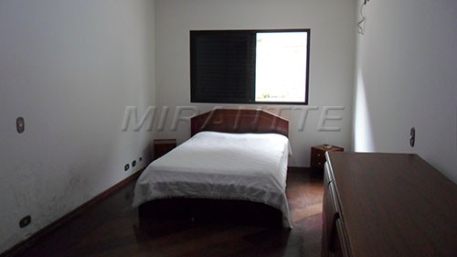 Casa terrea de 600m² com 6 quartos em Serra Da Cantareira