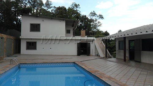 Casa terrea de 600m² com 6 quartos em Serra Da Cantareira