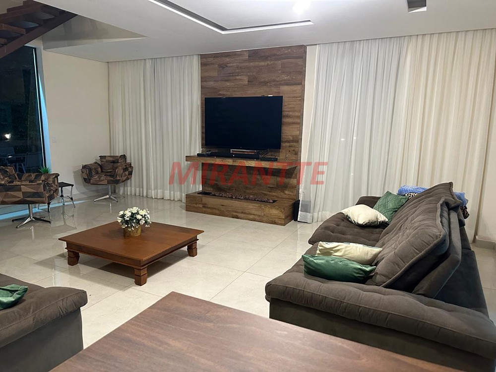 Sobrado de 30000m² com 5 quartos em Serra Da Cantareira