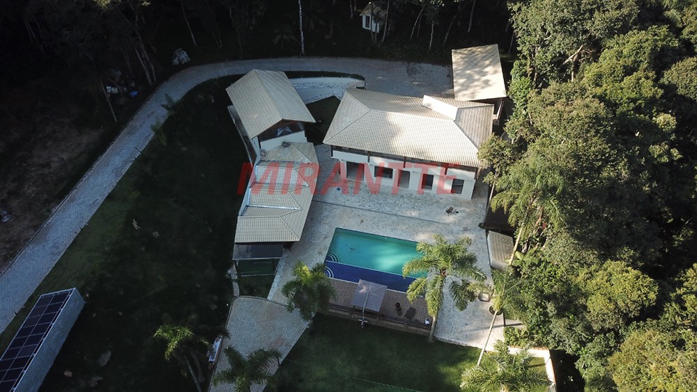 Sobrado de 30000m² com 5 quartos em Serra Da Cantareira