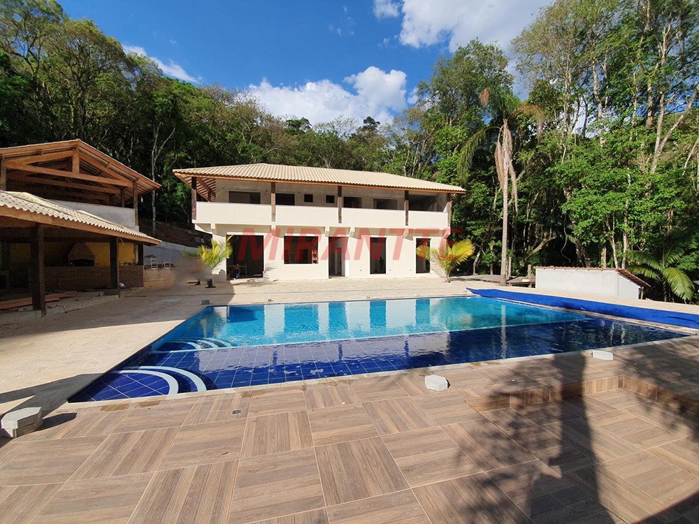 Sobrado de 30000m² com 5 quartos em Serra Da Cantareira