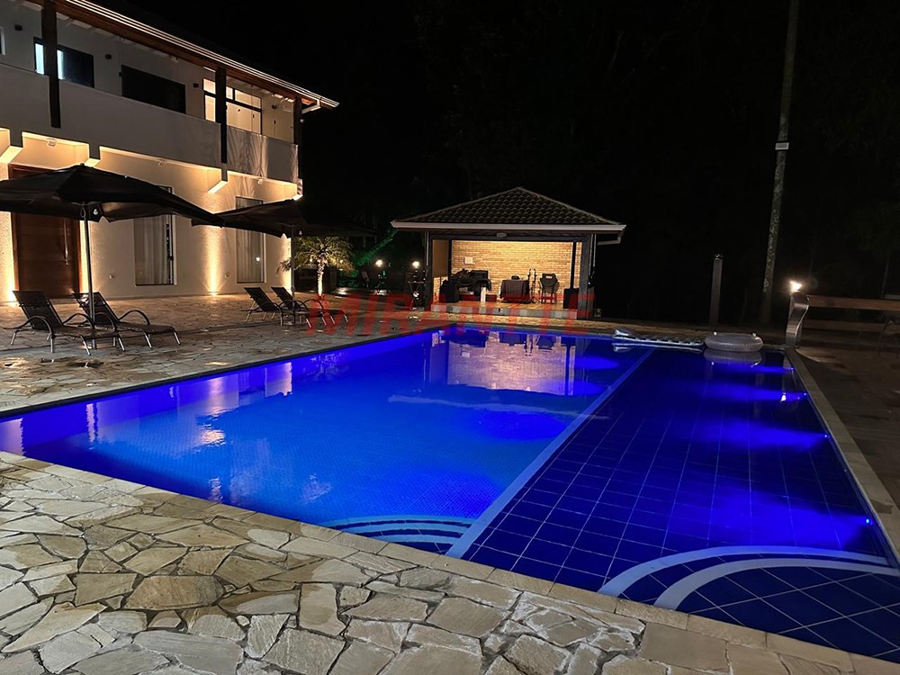 Sobrado de 30000m² com 5 quartos em Serra Da Cantareira