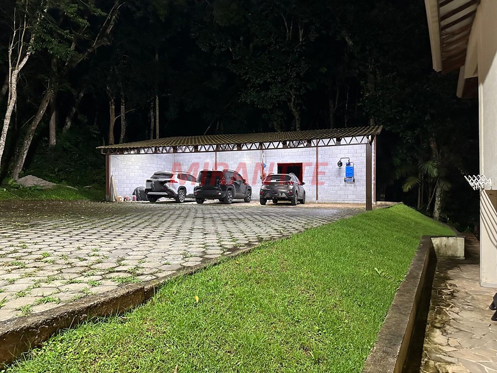 Sobrado de 30000m² com 5 quartos em Serra Da Cantareira