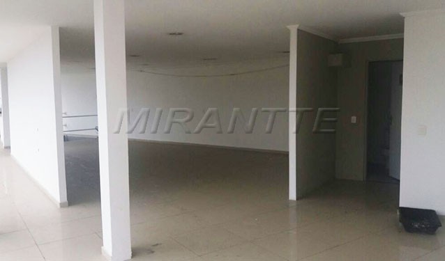 Comercial de 212m² em Freguesia do Ó