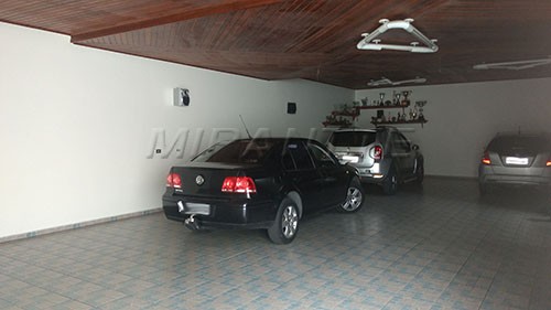 Sobrado de 450m² com 4 quartos em Jardim Ibiratiba