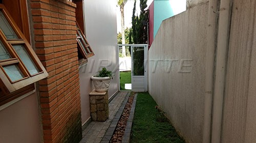 Sobrado de 450m² com 4 quartos em Jardim Ibiratiba