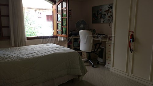 Sobrado de 450m² com 4 quartos em Jardim Ibiratiba