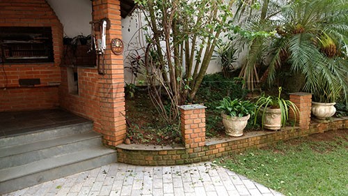 Sobrado de 450m² com 4 quartos em Jardim Ibiratiba