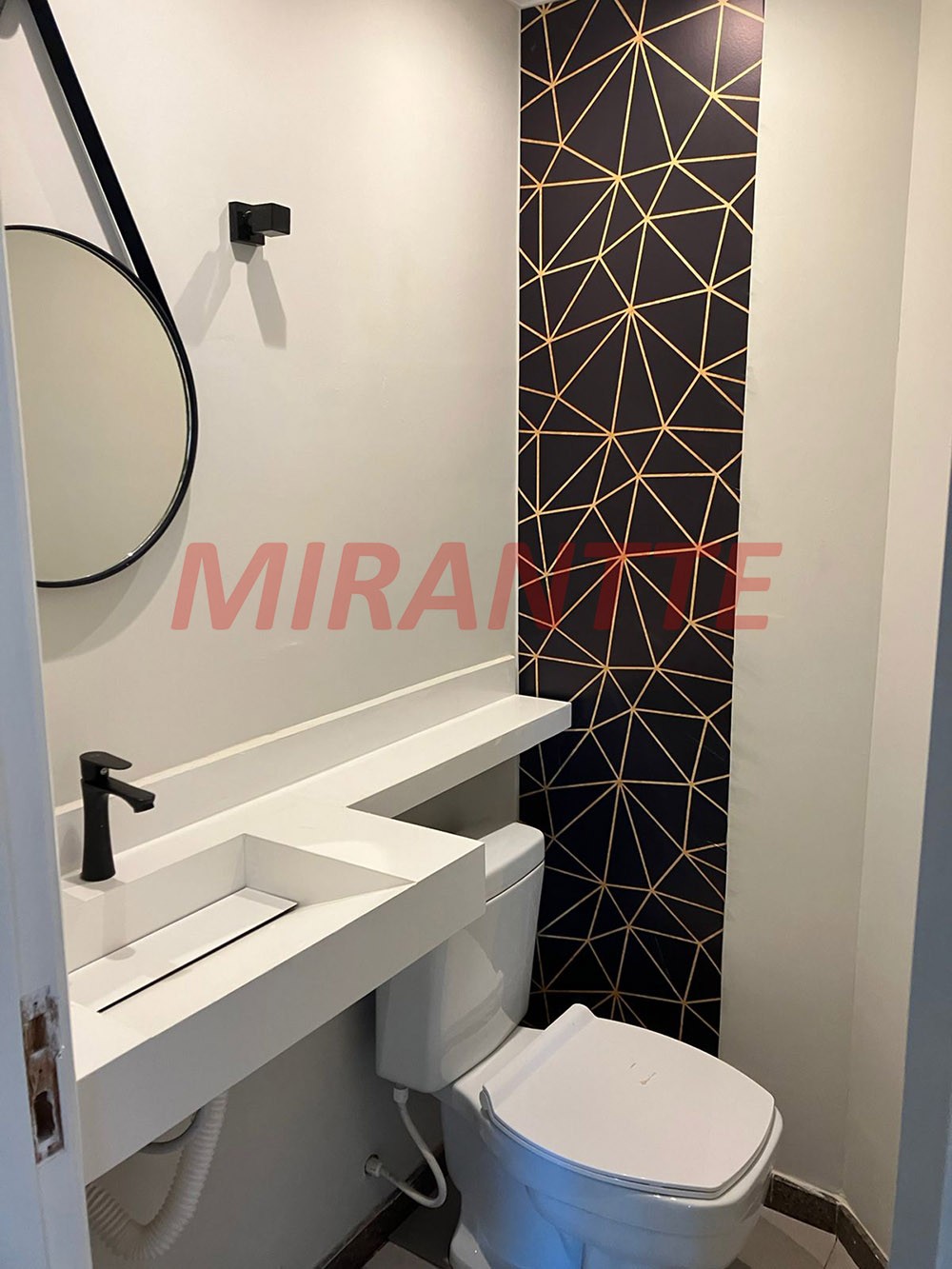 Apartamento de 160m² com 4 quartos em Água Fria