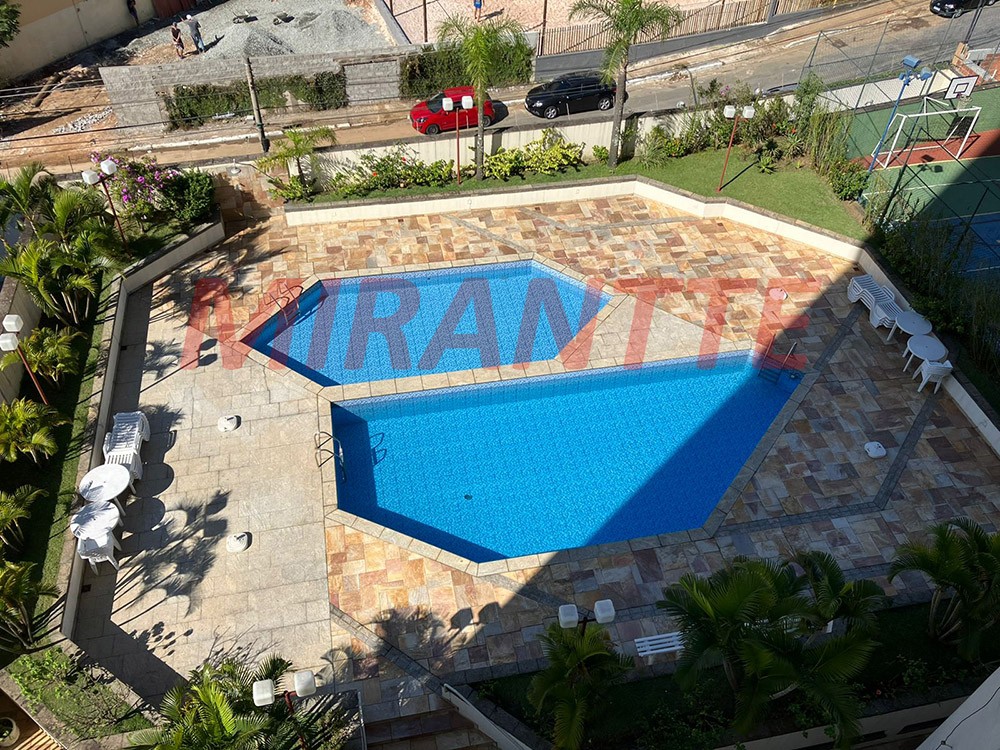 Apartamento de 160m² com 4 quartos em Água Fria