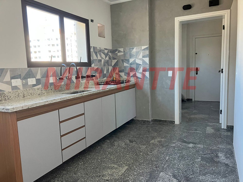 Apartamento de 160m² com 4 quartos em Água Fria