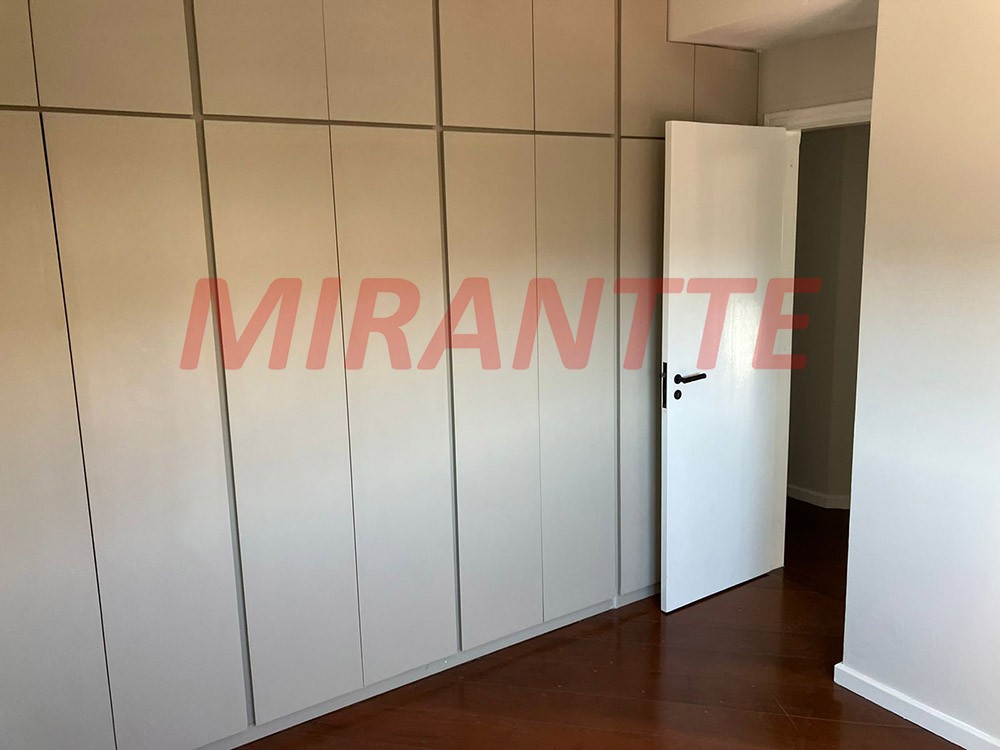 Apartamento de 160m² com 4 quartos em Água Fria