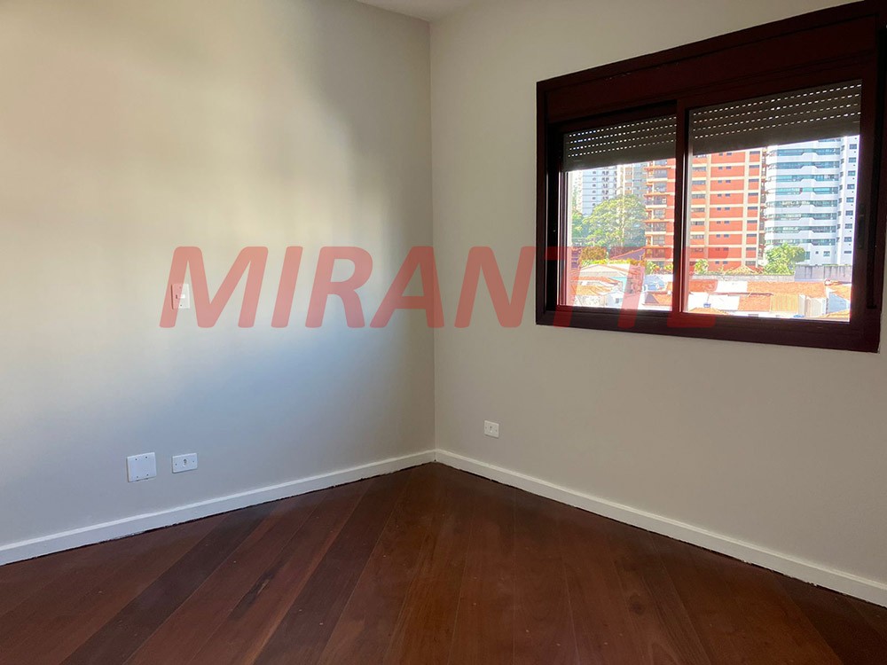 Apartamento de 160m² com 4 quartos em Água Fria