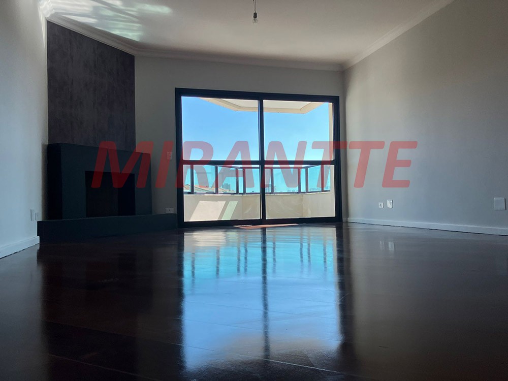Apartamento de 160m² com 4 quartos em Água Fria