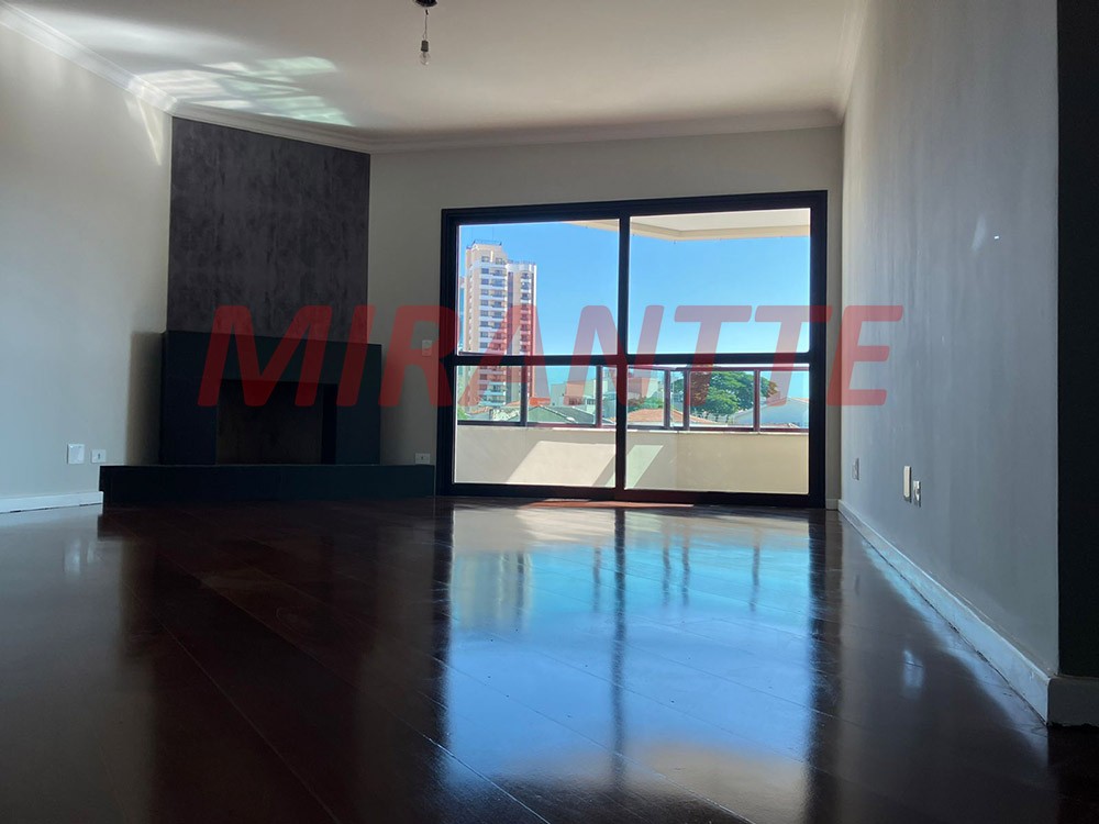 Apartamento de 160m² com 4 quartos em Água Fria
