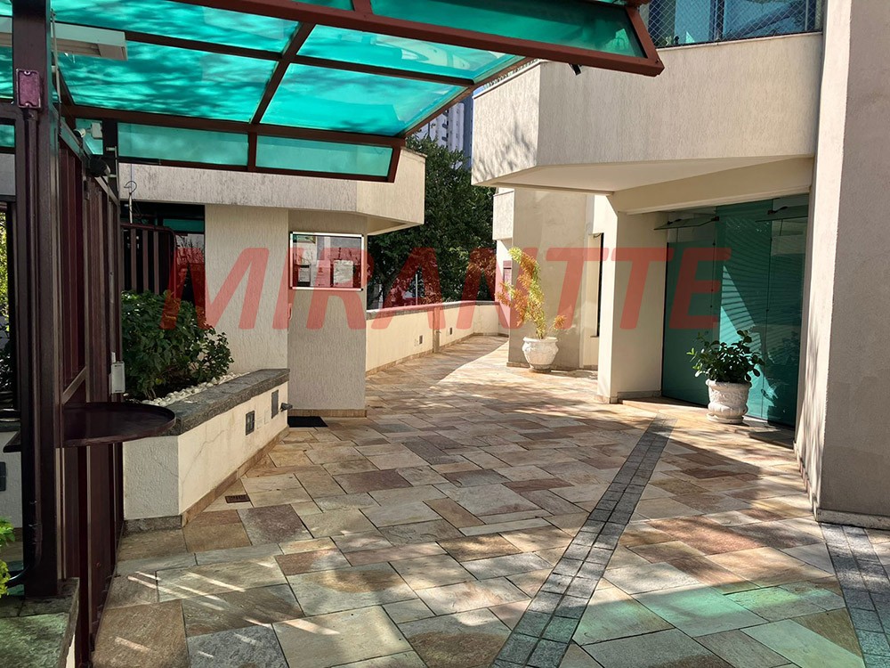 Apartamento de 160m² com 4 quartos em Água Fria