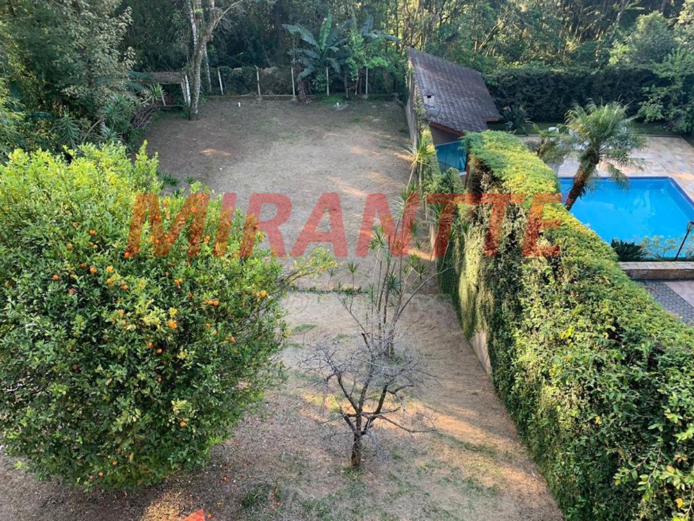 Sobrado de 350m² com 5 quartos em Serra da Cantareira