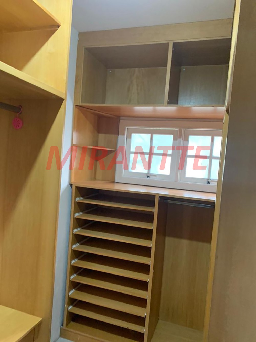 Sobrado de 350m² com 5 quartos em Serra da Cantareira