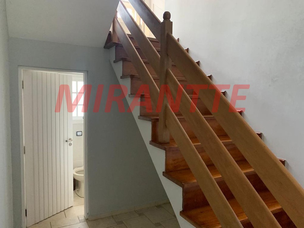 Sobrado de 350m² com 5 quartos em Serra da Cantareira