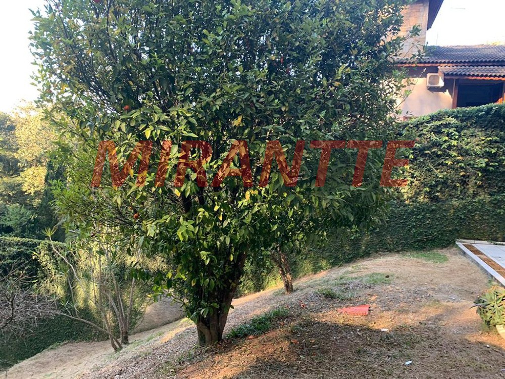 Sobrado de 350m² com 5 quartos em Serra da Cantareira