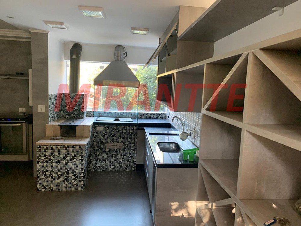 Sobrado de 350m² com 5 quartos em Serra da Cantareira