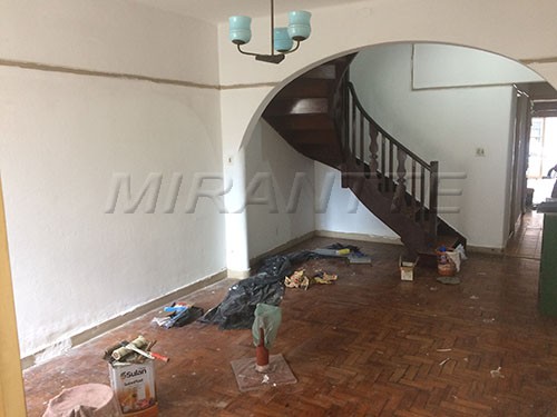 Sobrado de 156m² com 4 quartos em Pompéia