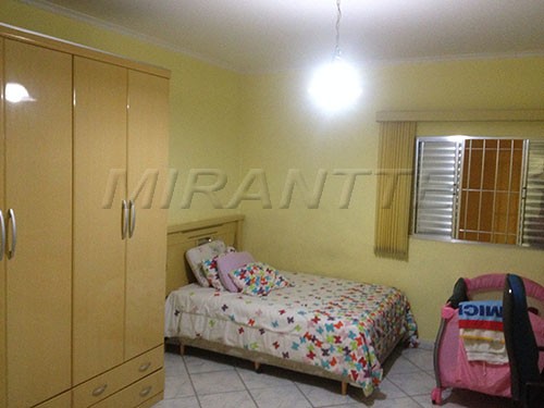 Sobrado com 4 quartos em Vila Miriam