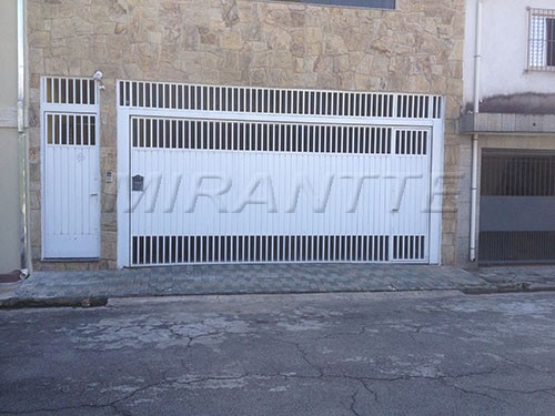Sobrado com 4 quartos em Vila Miriam