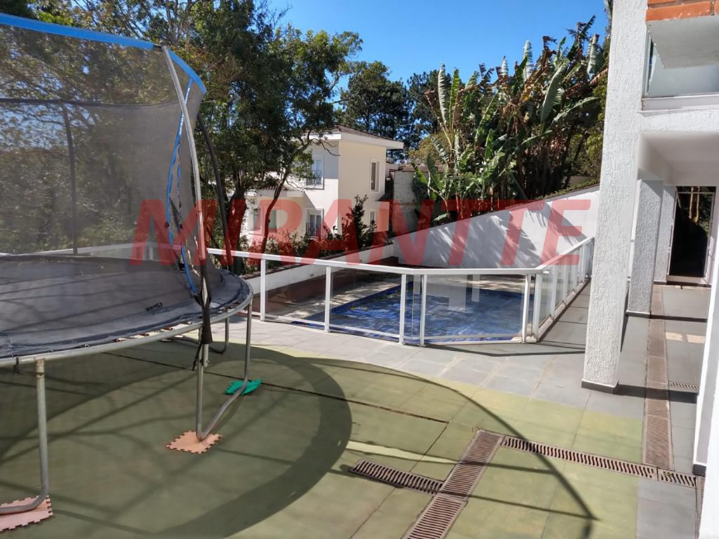 Sobrado de 555m² com 3 quartos em Serra da Cantareira