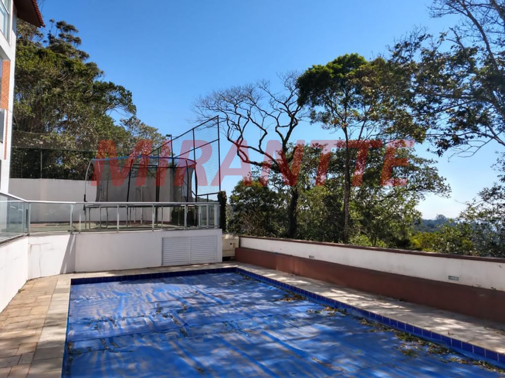 Sobrado de 555m² com 3 quartos em Serra da Cantareira