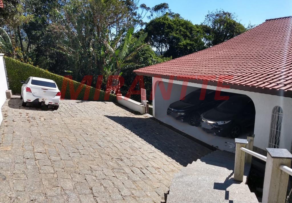 Sobrado de 555m² com 3 quartos em Serra da Cantareira