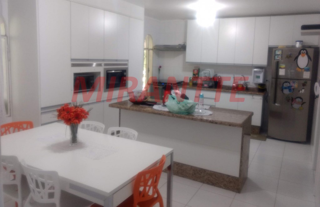 Sobrado de 555m² com 3 quartos em Serra da Cantareira