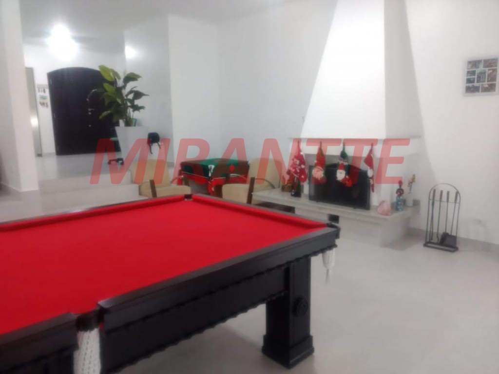 Sobrado de 555m² com 3 quartos em Serra da Cantareira