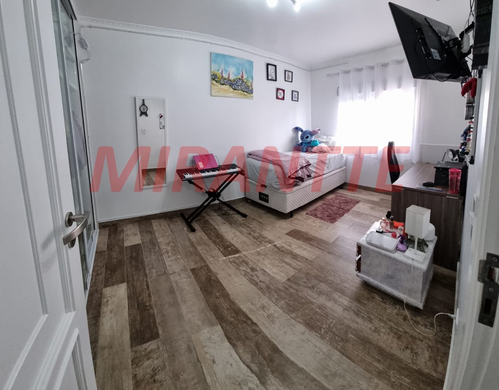 Sobrado de 555m² com 3 quartos em Serra da Cantareira