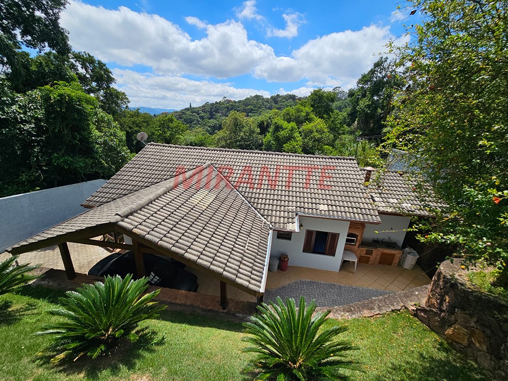 Sobrado de 380m² com 3 quartos em Serra Da Cantareira