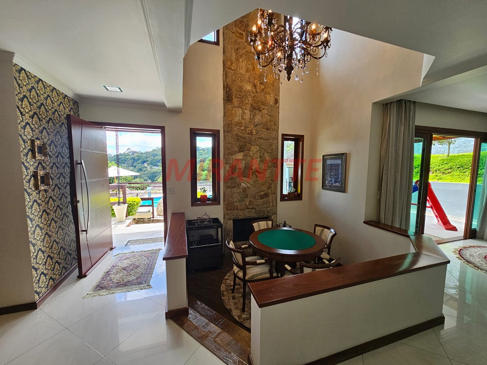 Sobrado de 380m² com 3 quartos em Serra Da Cantareira