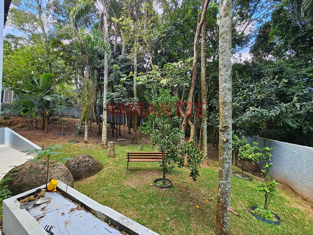 Sobrado de 380m² com 3 quartos em Serra Da Cantareira