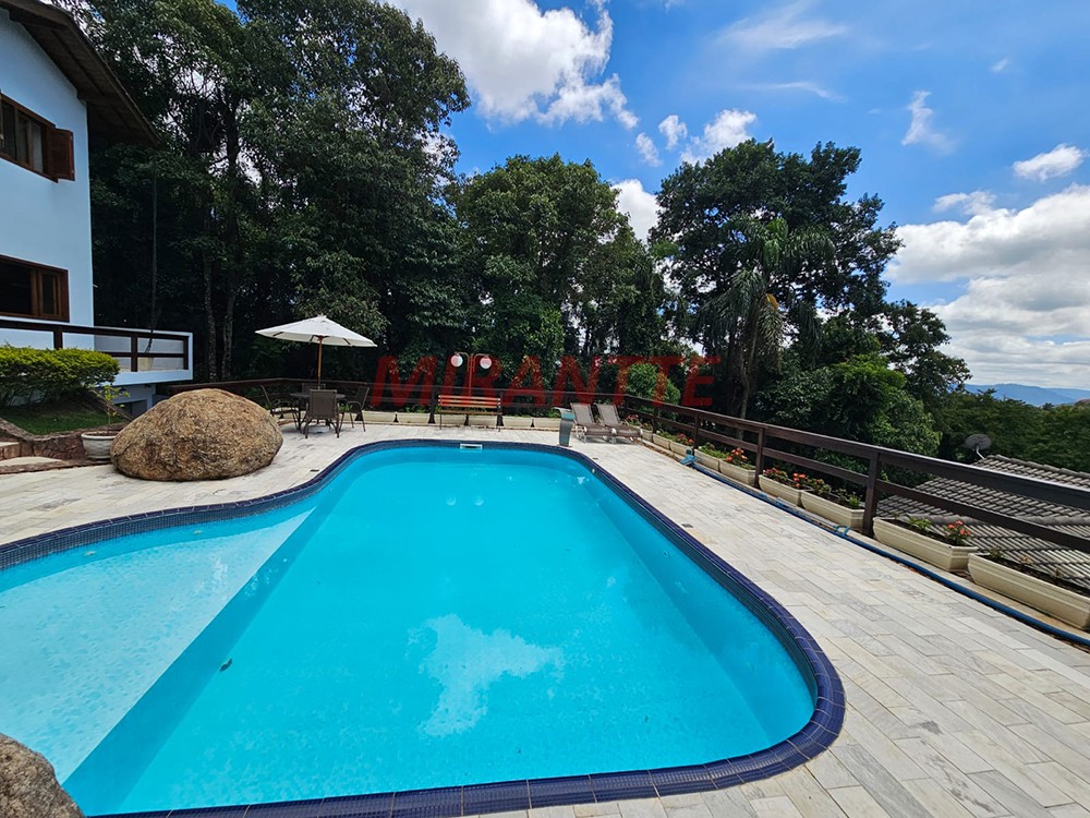 Sobrado de 380m² com 3 quartos em Serra Da Cantareira
