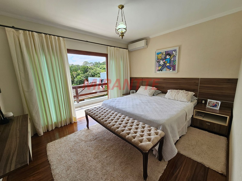Sobrado de 380m² com 3 quartos em Serra Da Cantareira